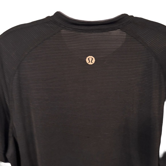 Men’s Lululemon Black Performance Tee Shirt Size Large - Picture 2 of 9